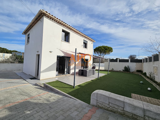 House with terrace 1