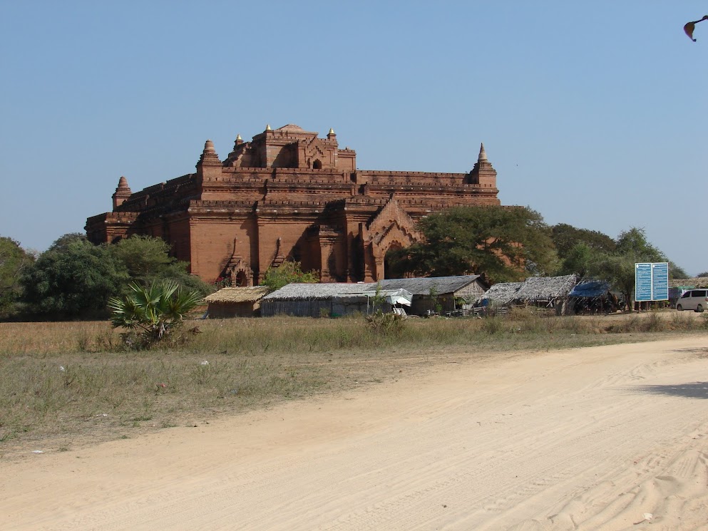 bagan - PYATHADAR TEMPLE 