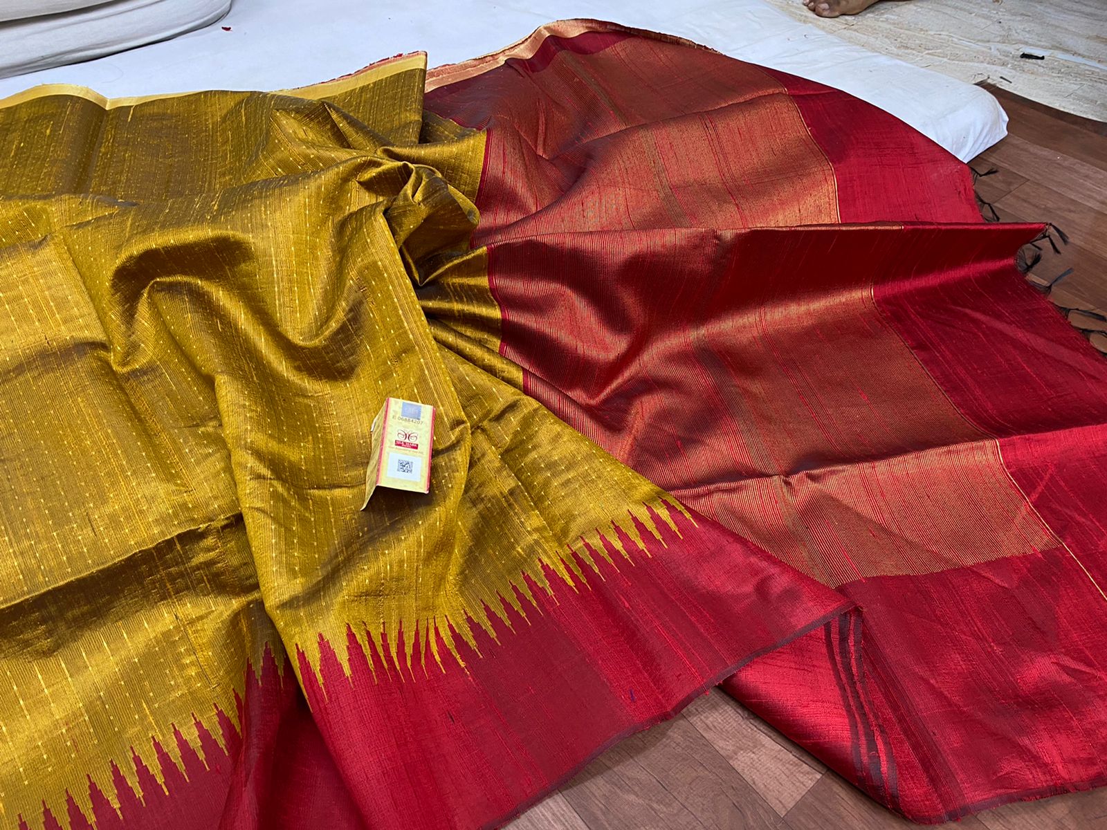 Raw silk contrast temple border and zari raindot body with contrast blouse