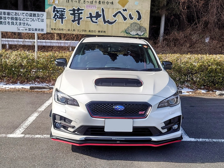 レヴォーグのレイ（ｹﾝﾏｯｸｽ）さんが投稿したカスタム事例の投稿画像3枚目
