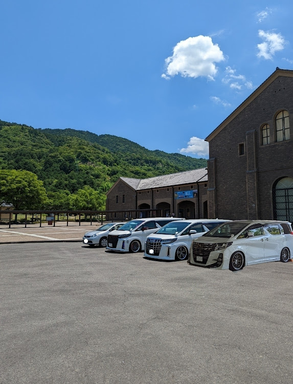アルファードの７月もよろしくお願いいたします・滋賀県・WhiteList✕関【輩】東・全日輩会【関東】【東海】【東北】【関西】【中国】【甲信】・30前期頑張ろうに関するカスタム事例の投稿画像3枚目