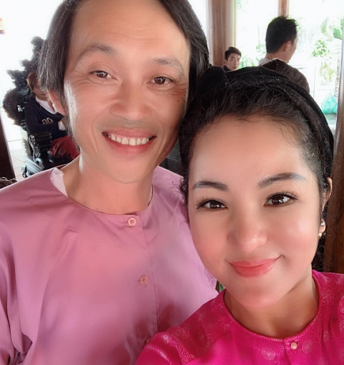 Hình chụp thân mật của hai nghệ sĩ hài nổi tiếng.