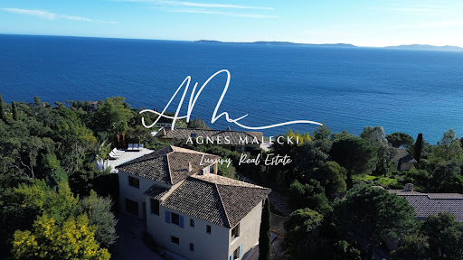 Propriété avec piscine et jardin 1