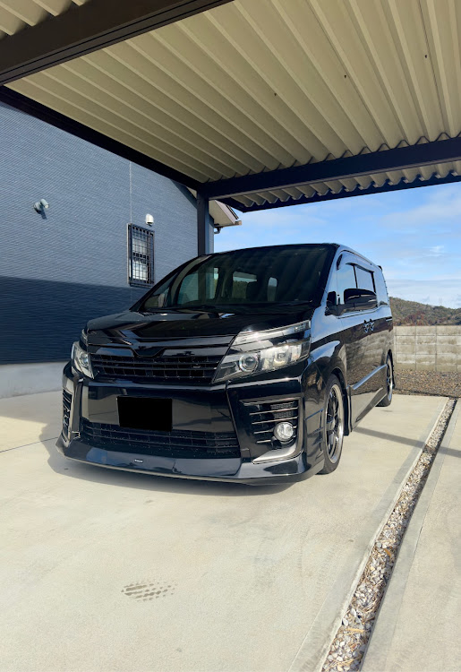 ヴォクシーの日曜日定期投稿！・洗車しました✨・新フォームガン中々良い感じ！・2月もよろしくお願いします・バックシャンな愛車に関するカスタム事例の投稿画像1枚目