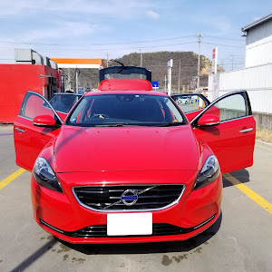 V40