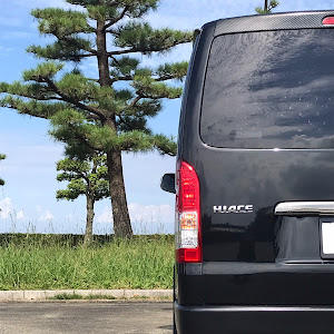 ハイエースバン TRH200V