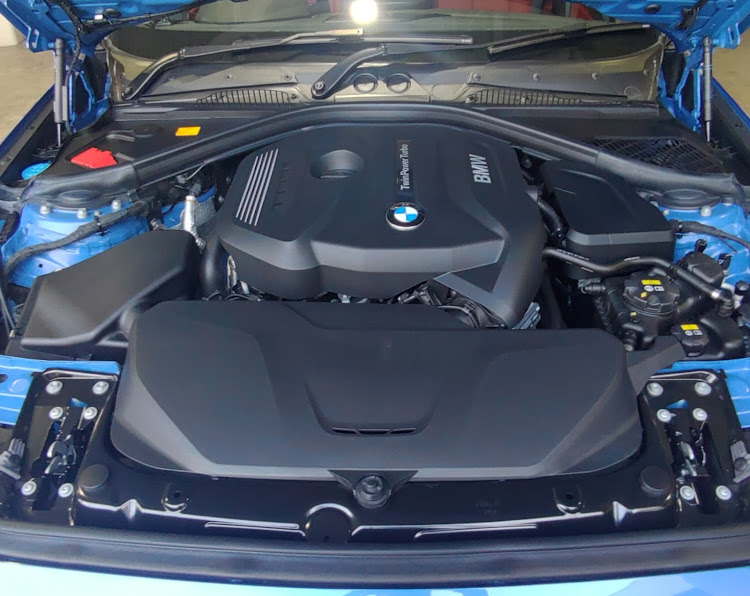 1シリーズ ハッチバックのBMW1シリーズ・f20・120i・エンジンルーム・エンジンカバーに関するカスタム事例の投稿画像2枚目