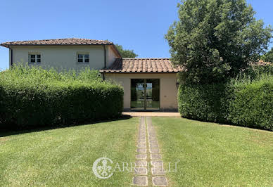 Villa with pool and garden 5