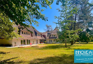 Maison avec piscine et jardin 15