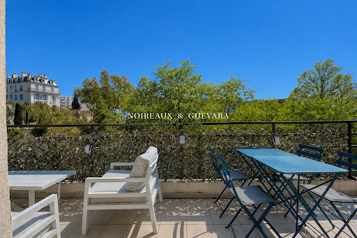 Apartment with terrace and pool 2