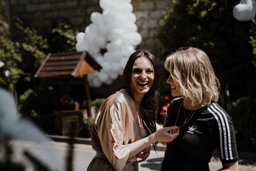 Fotografo di matrimoni Michał Bąk (simonibakstudio). Foto del 14 agosto 2019