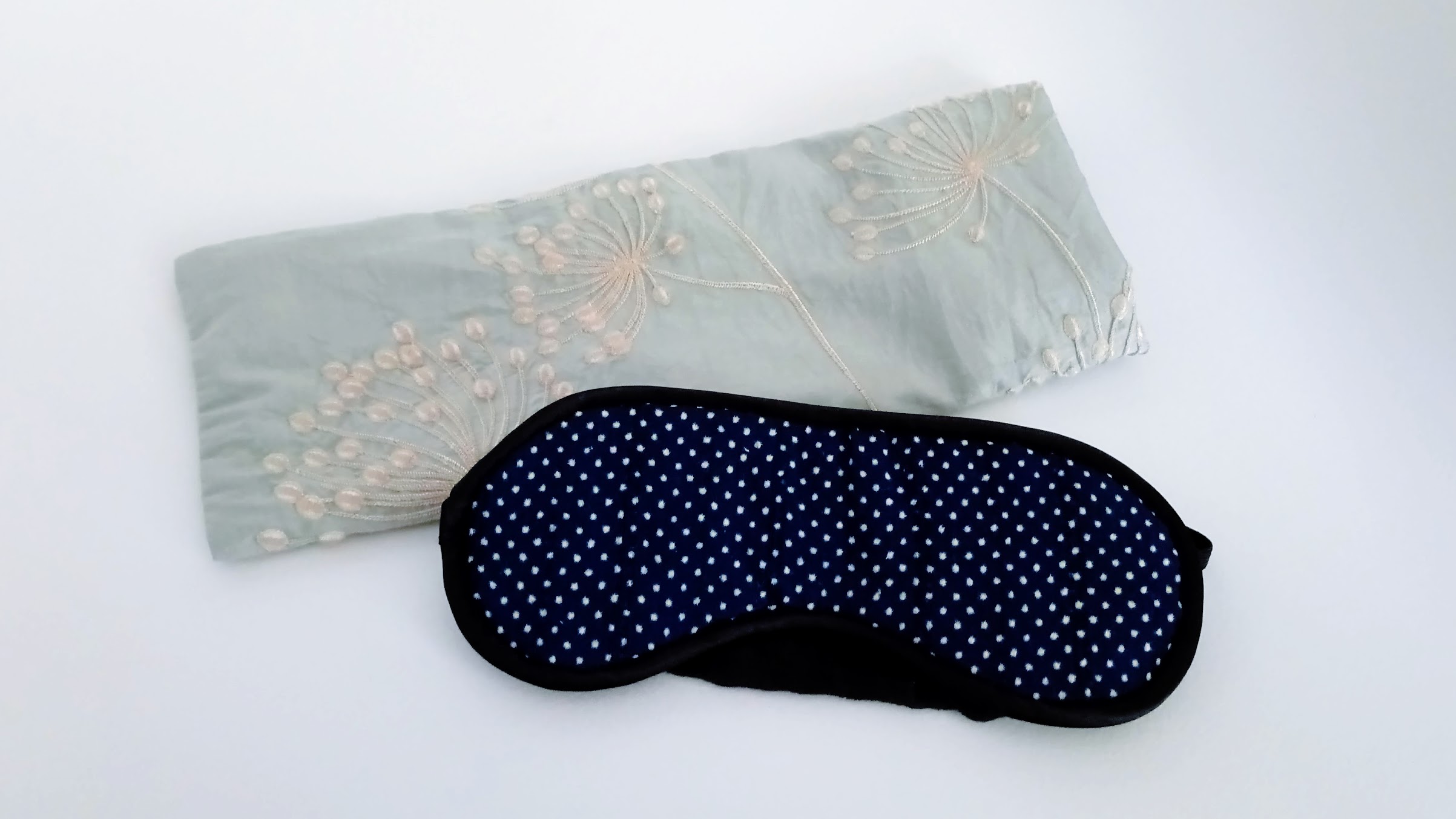 Results: DIY Sleep Eye Mask Bags from Fabric Remnants - DIY Tips | fafafoom.com