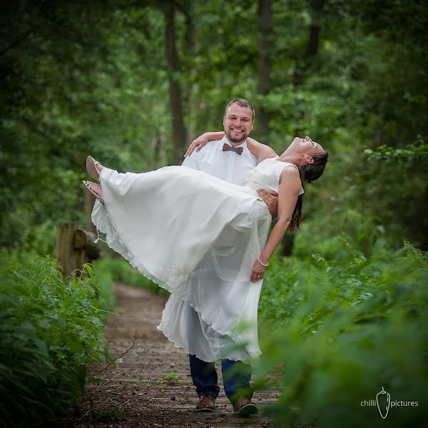 Fotografer pernikahan Petr Vecera (chillipictures). Foto tanggal 12 Juli 2018