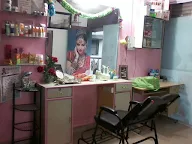 Sanskruti Beauty Parlour photo 1