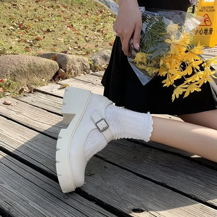 Zapatos Mary Jane de plataforma vintage para mujer con tacón grueso y estilo universitario, cómodos y a la moda.