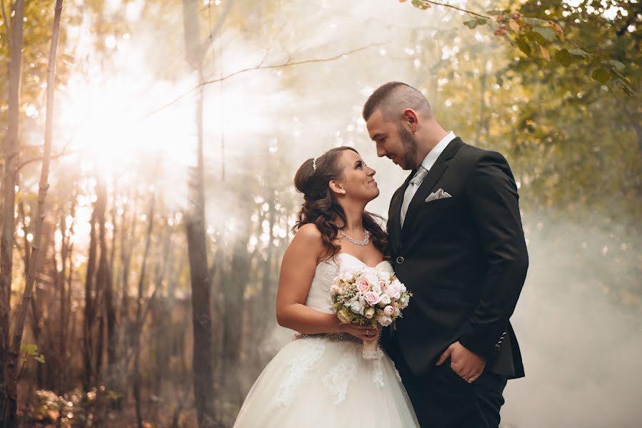 Fotógrafo de bodas Péter Bátori (batorifoto). Foto del 12 de mayo 2020