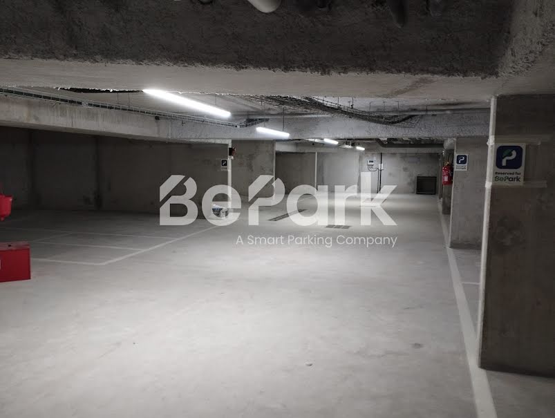 Location  parking  12 m² à Saint-Ouen (93400), 90 €