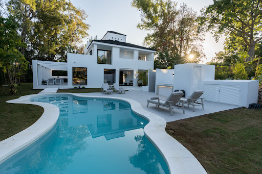 Villa with pool and terrace 3