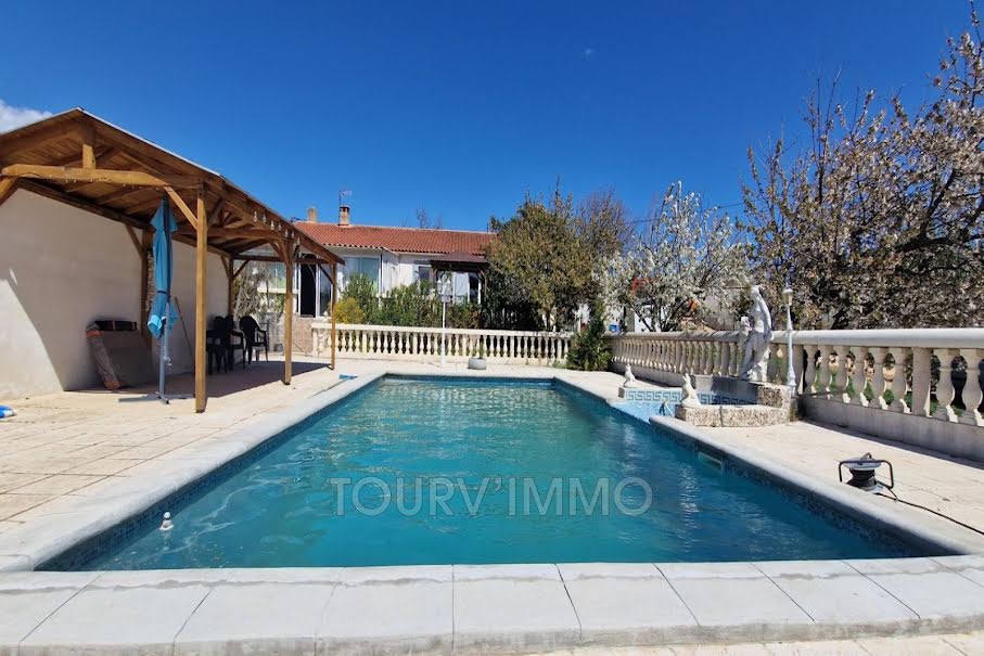 Vente villa 4 pièces 140 m² à Saint-Maximin-la-Sainte-Baume (83470), 558 000 €