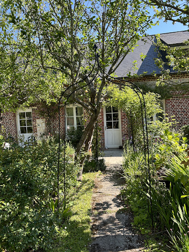Seaside house with garden 5