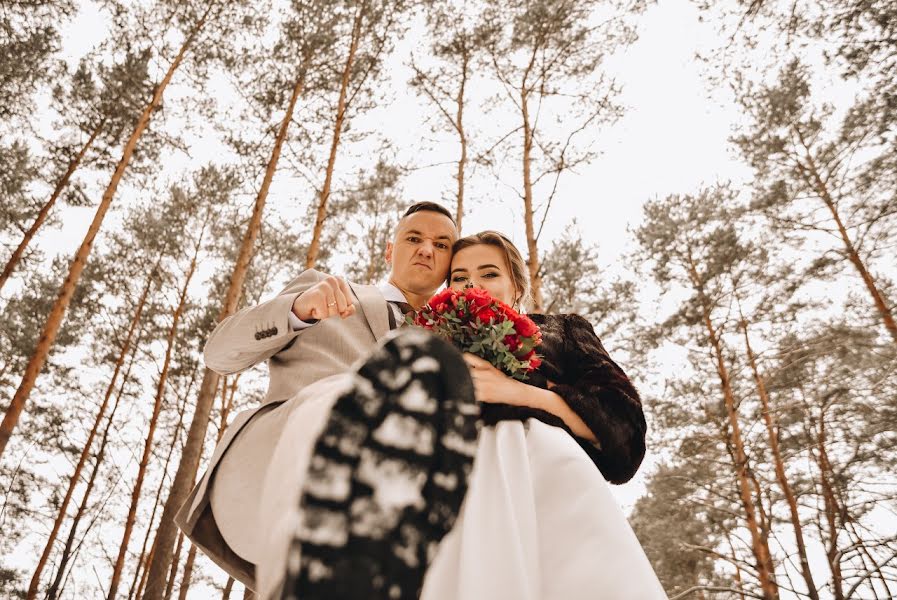 Fotógrafo de casamento Elizaveta Buloveckaya (liza2704). Foto de 11 de março 2020