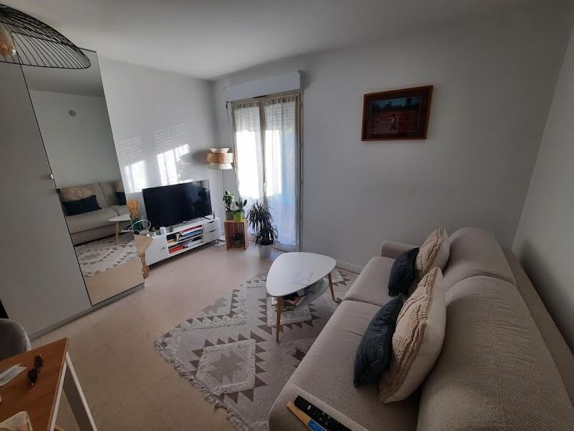 Location  appartement 1 pièce 22 m² à Epône (78680), 470 €