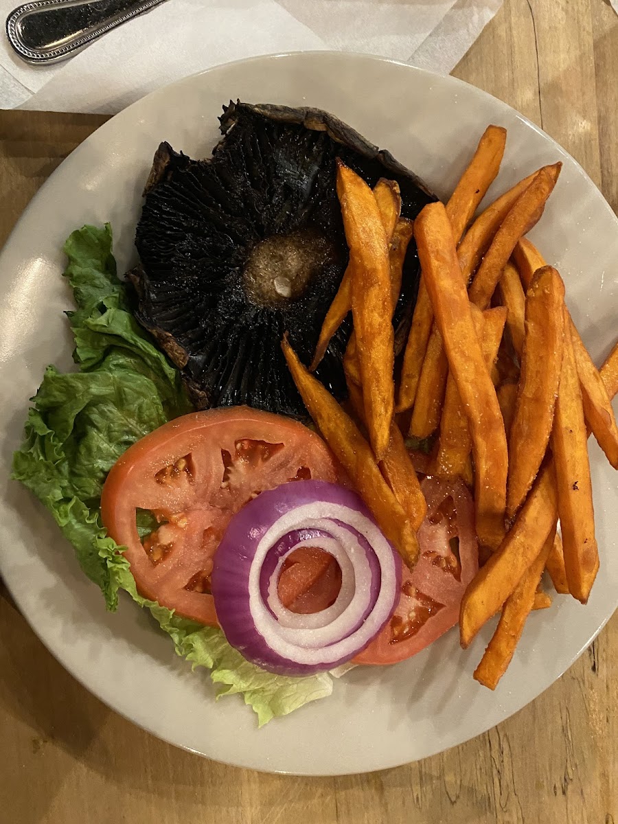 Gluten-Free Fries at Puckett's Restaurant