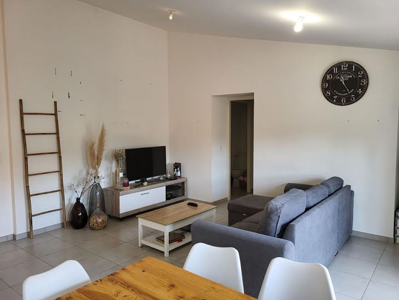 Location  duplex 3 pièces 64 m² à Lauris (84360), 760 €