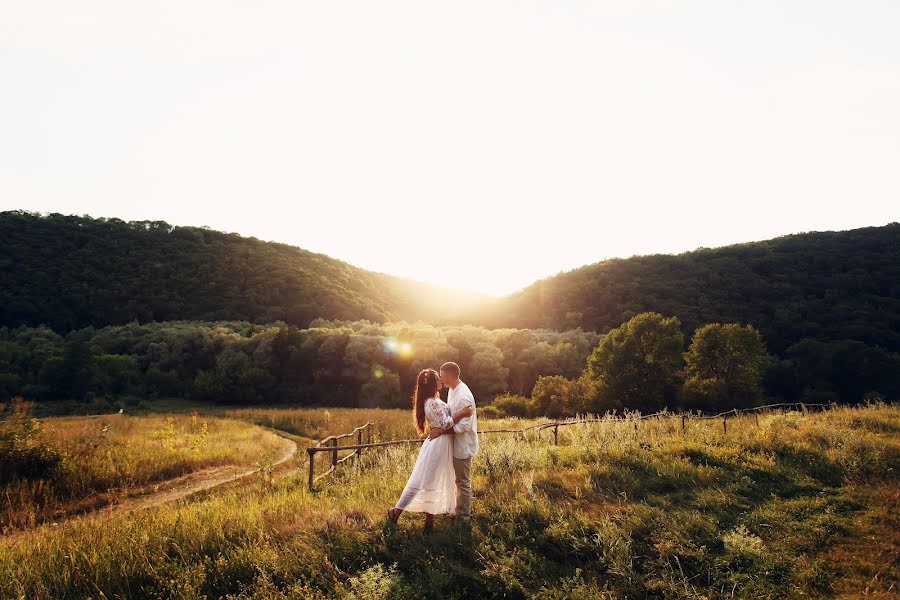 Wedding photographer Aleksandr Slobodyan (megas). Photo of 21 July 2018