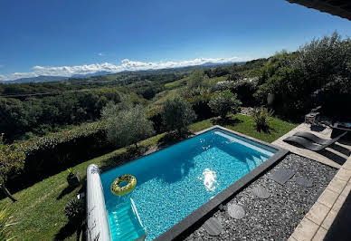 Maison avec piscine et terrasse 10