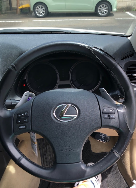 ISのステアリング・レクサス・LEXUS・素人クオリティ・素人整備に関するカスタム事例の投稿画像2枚目