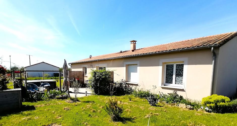 Vente maison 5 pièces 87 m² à Vivonne (86370), 113 000 €