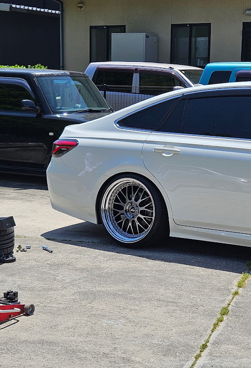 HIDEさんが投稿した220クラウン・嫁さんの車・大人のおもちゃ・GWの過ごし方・ホイール交換に関するカスタム事例の投稿画像3枚目