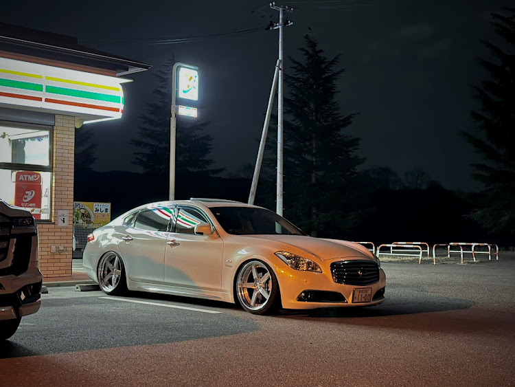 シーマのy51・シーマ・シーマハイブリッド・VIPCAR・ワークホイールに関するカスタム事例の投稿画像1枚目