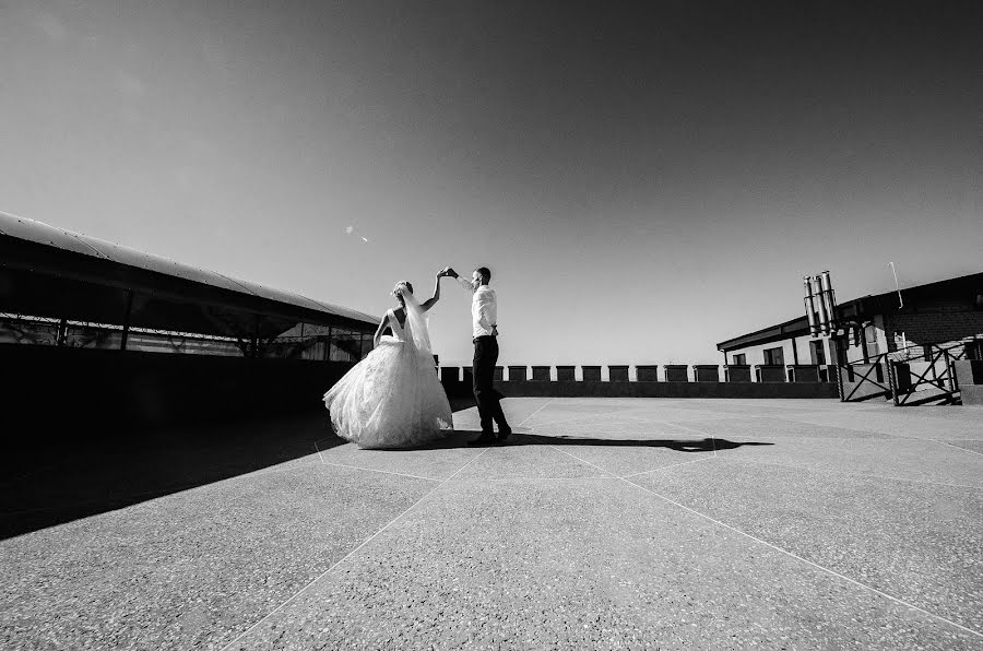 Fotógrafo de casamento Anna Svetlichnaya (svetlichnaya). Foto de 6 de abril 2020