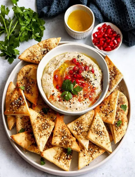 Hummus With Zatar Bread Platter