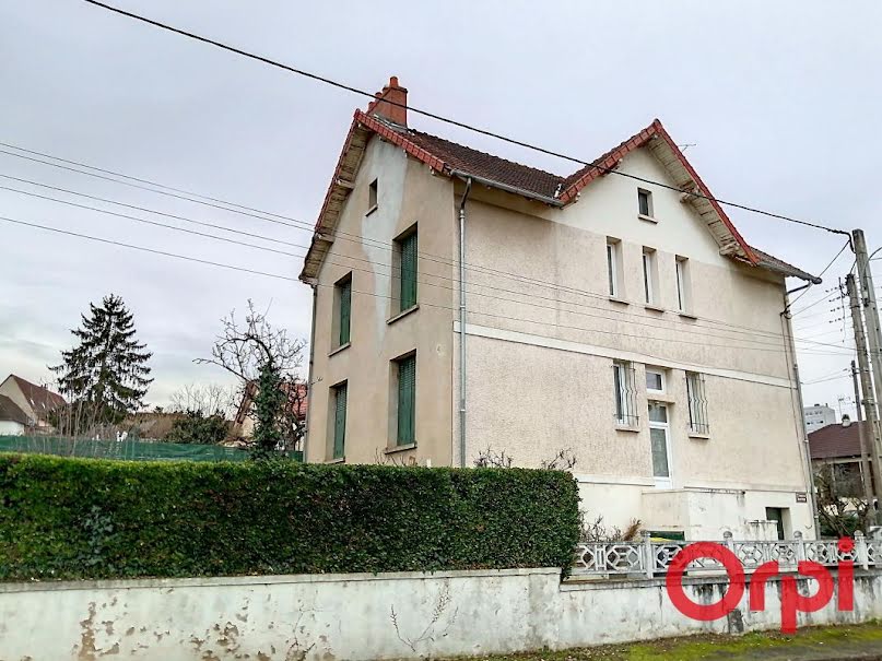 Vente maison 6 pièces 140 m² à Montluçon (03100), 131 000 €