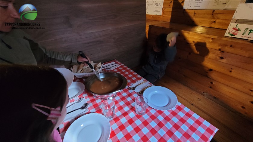 REFUGIO JOU DE CABRONES con NIÑOS PICOS DE EUROPA