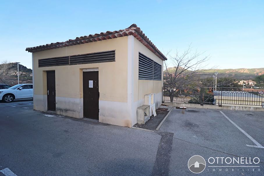 Vente parking   à Roquebrune-sur-Argens (83520), 4 500 €