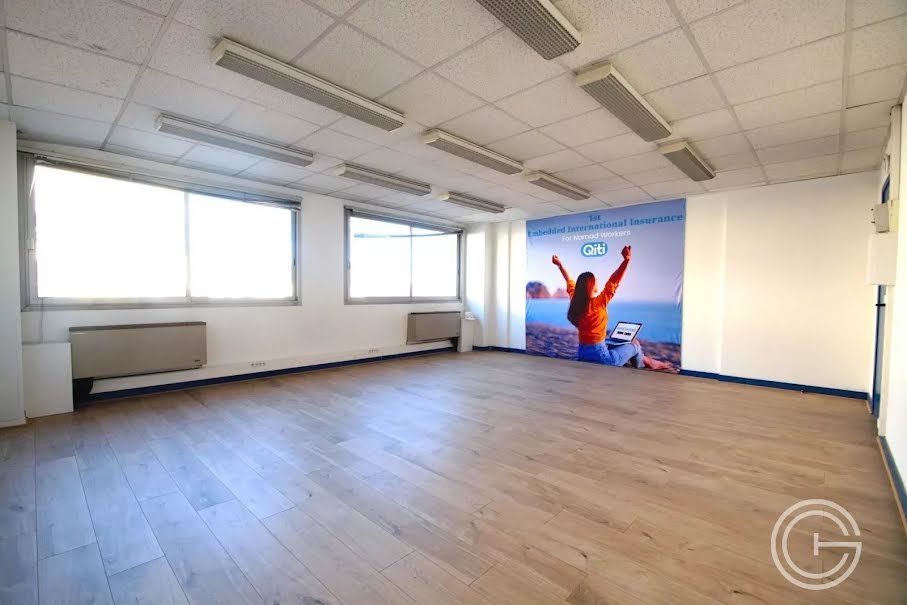 Location  locaux professionnels 17 pièces 400 m² à Nice (06000), 7 200 €