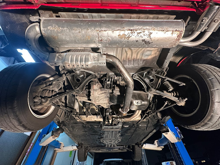 MR2のエキマニ交換・駐車枠ぴったり選手権・さむいに関するカスタム事例の投稿画像6枚目