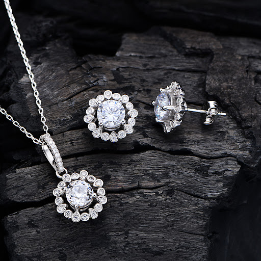 Title 5, 925 Sterling Silver Jewellery Set of Two. Elega...