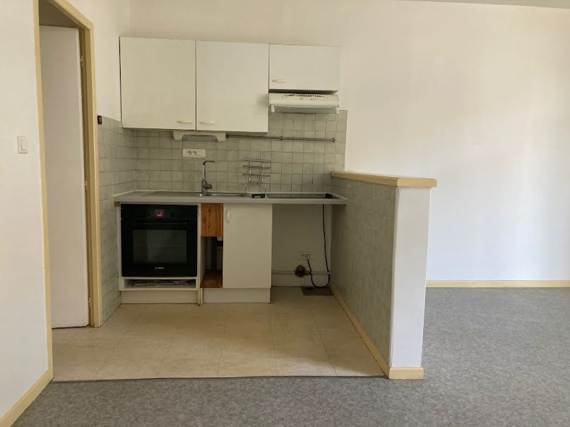 Location  appartement 2 pièces 47 m² à Pomarez (40360), 390 €