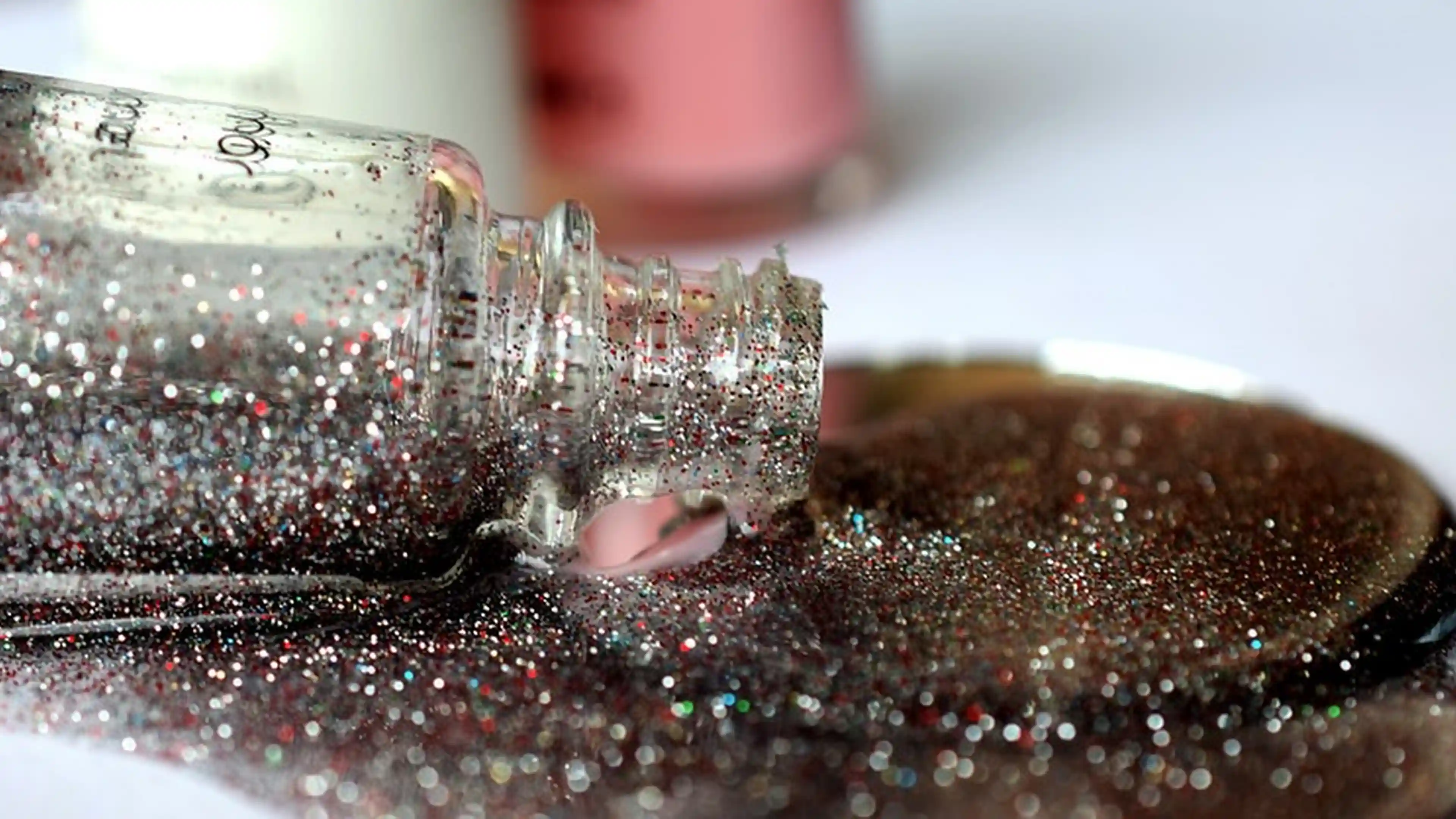 DIY Glitter Snow Globe