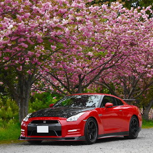 NISSAN GT-R