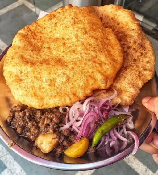 Paneer Wale Chole Bhature [1 Plate, 2 Bhature]