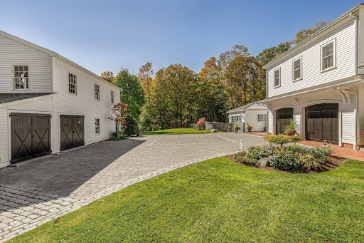 Seaside house with pool and garden 2