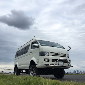 ハイエースバン TRH226K