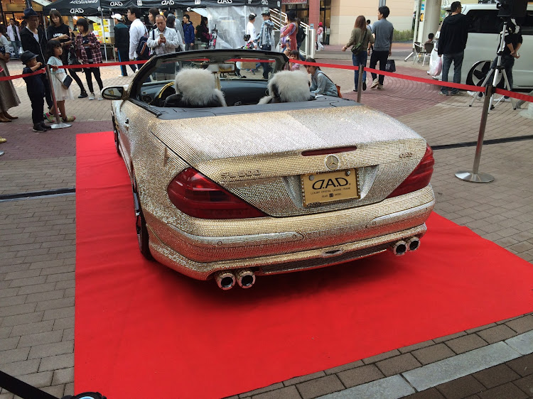 アルキンさんが投稿したDAD・デモカー・ベンツ・SL600・スワロフスキーに関するカスタム事例の投稿画像3枚目