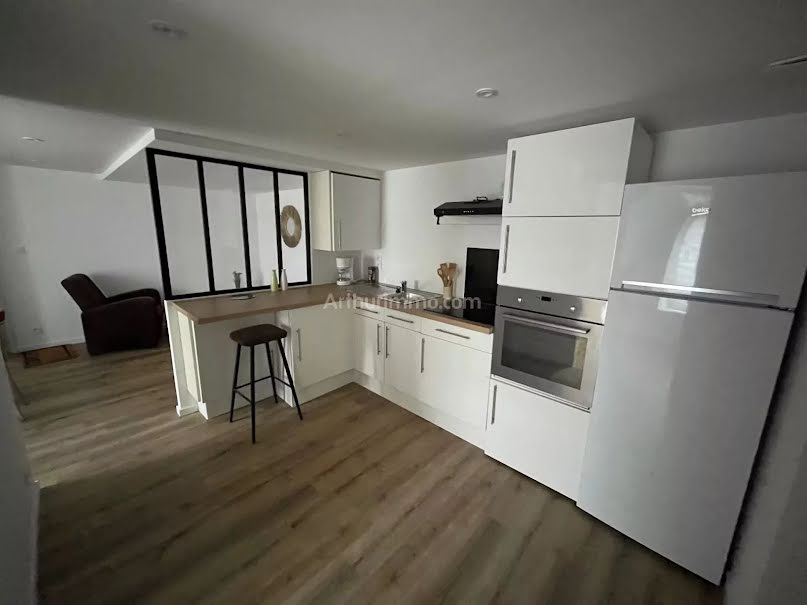 Location meublée appartement 2 pièces 42.5 m² à Lanrodec (22170), 600 €